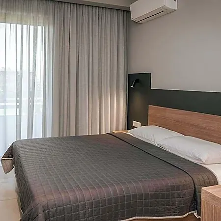 Elizabeth Queen Luxury Hotel